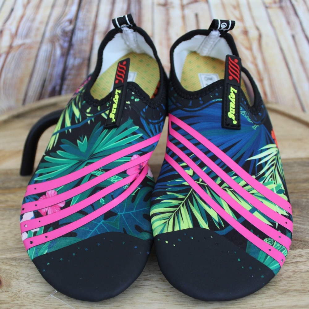 Leyang | Big Girls Pink Tropical Print Water Shoes